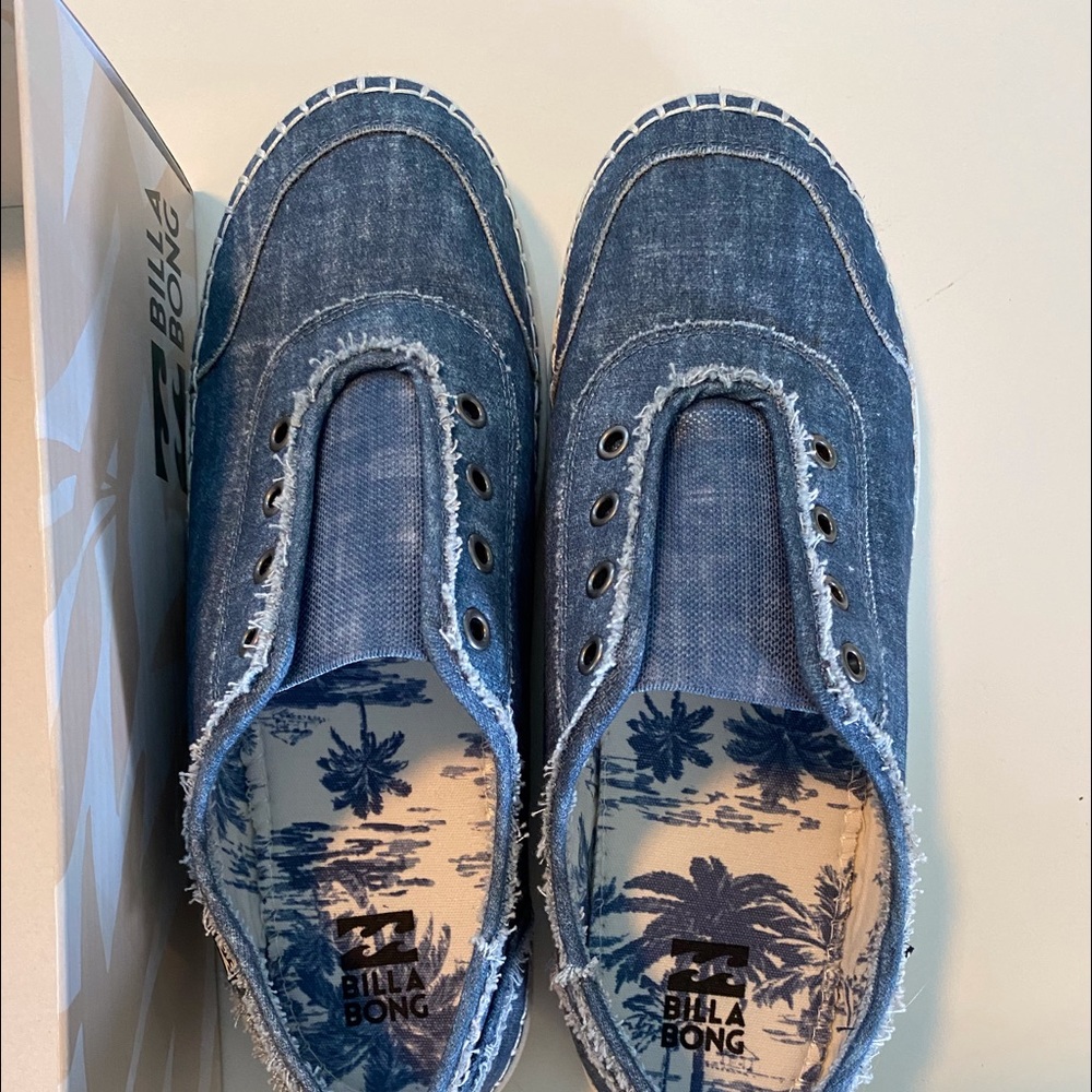 NIB size 9.5 Billabong Blue slip on sneakers
